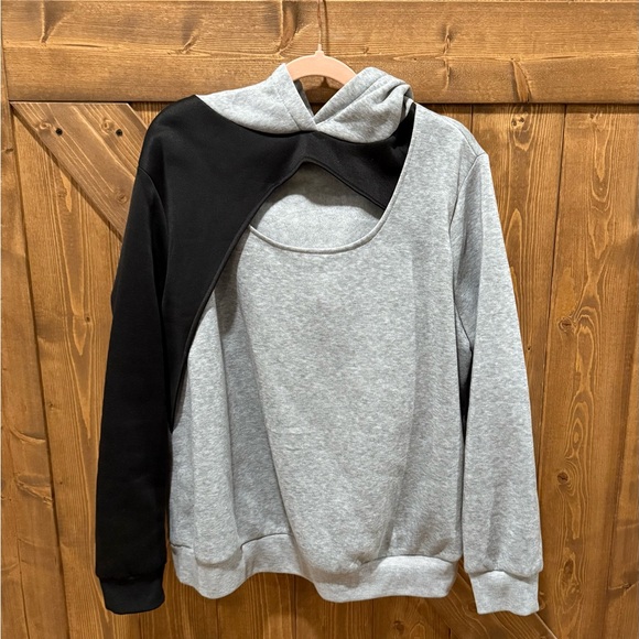 BOGO! ❤️SHEIN❤️ Curve Sweatshirt - Picture 3 of 10